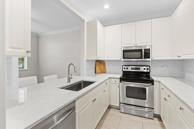 Photo - 1460 Corbison Point Pl