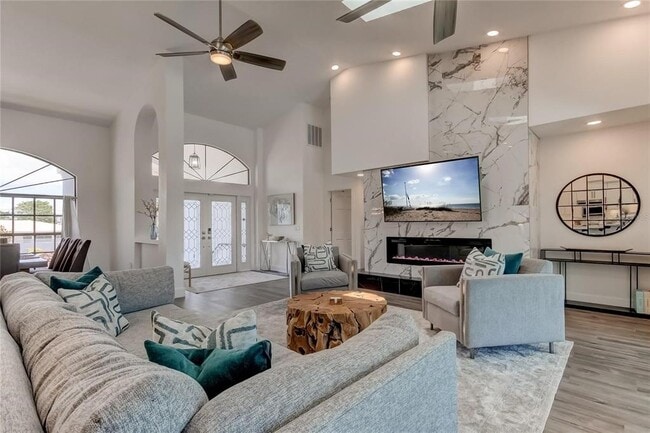 112 Leeward Island