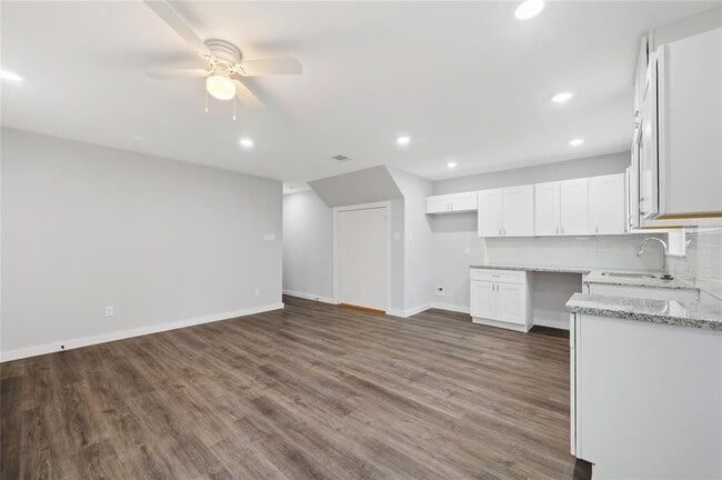 Photo - 8215 Crestview Dr Unit A