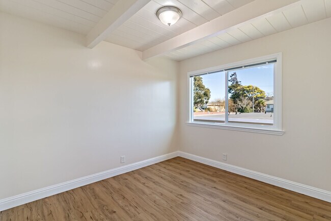 Photo - 1970 Powell St Unit D