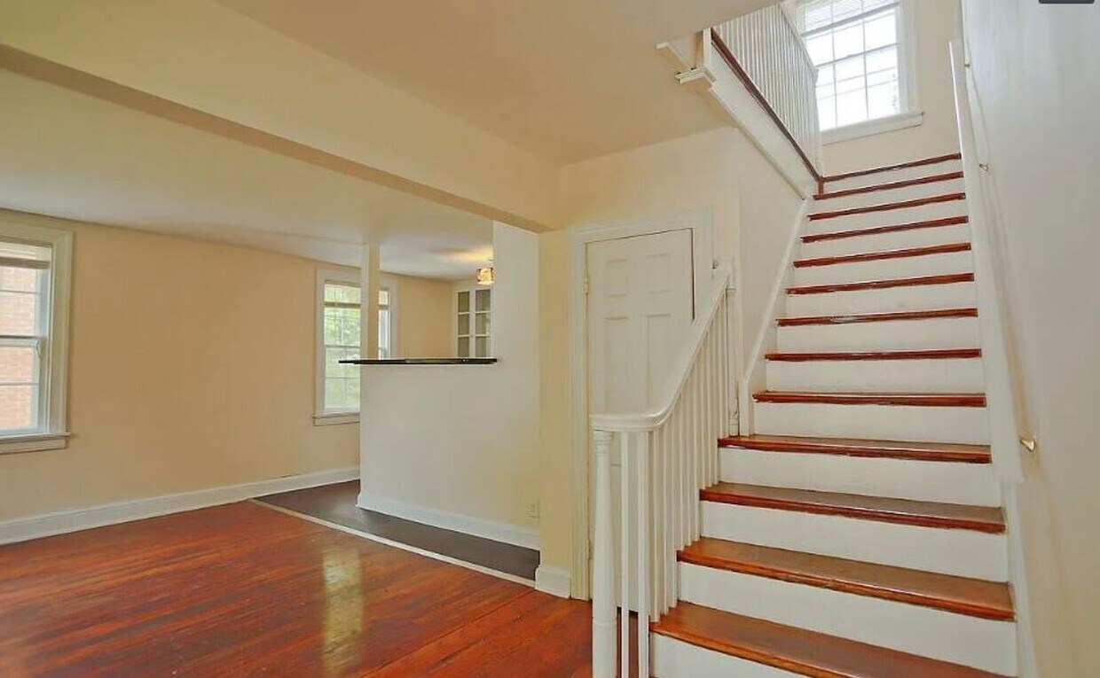 2026-2027 School Year / 8 Bdrm / 3 Bath St... - 2026-2027 School Year / 8 Bdrm / 3 Bath St...