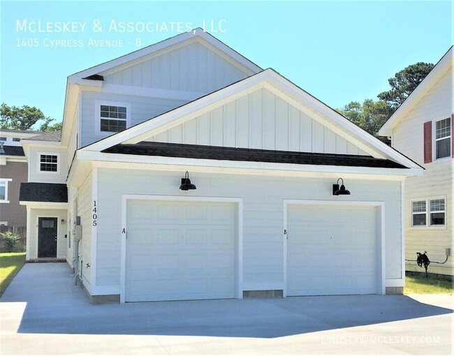 Building Photo - 1405 Cypress Ave