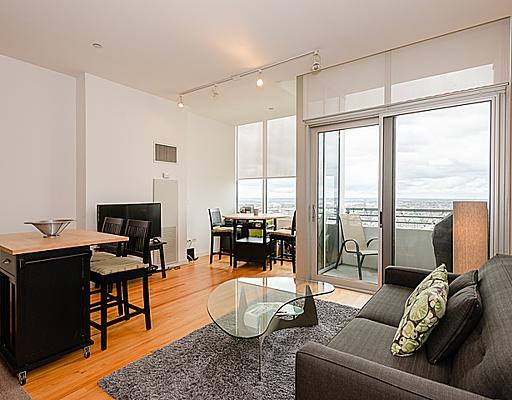 Building Photo - 1720 S Michigan Ave Rental