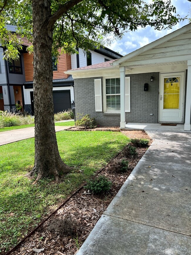 Photo - 1013 Allen St Unit 2