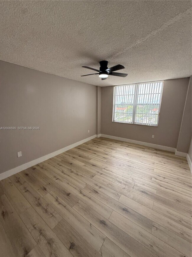 Building Photo - 15600 NW 7th Ave Unit 618