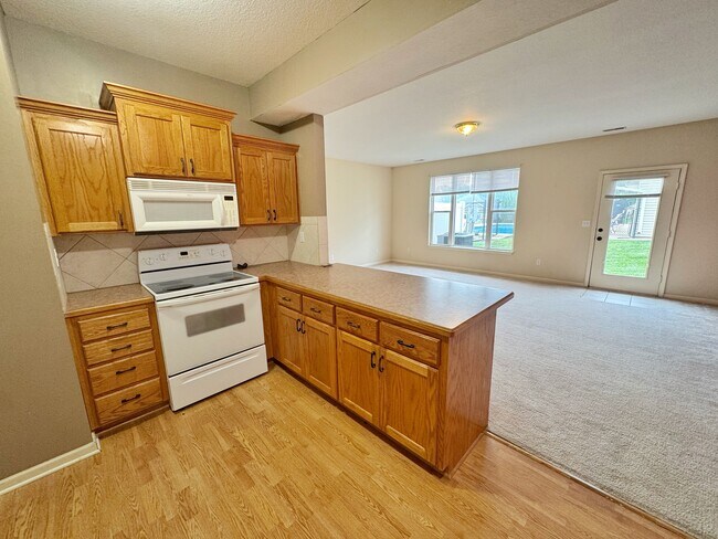 Photo - 1214 Dustins Way