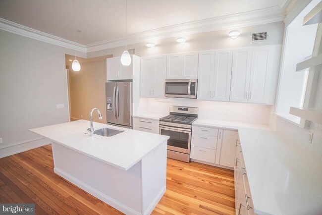 Photo - 2126 Locust St