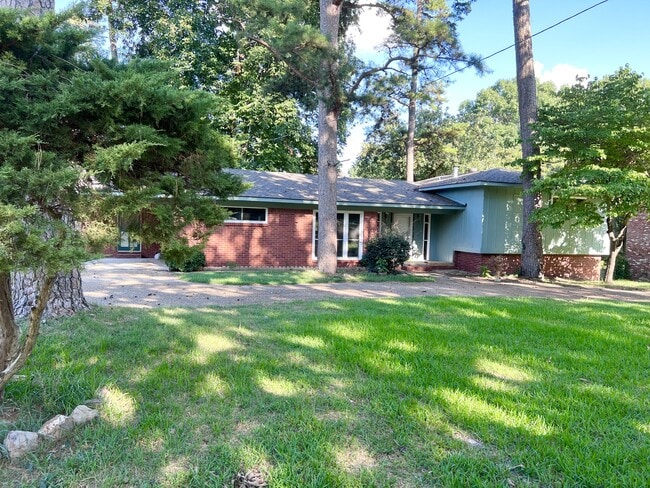 Photo - 105 Thistledown Trail House