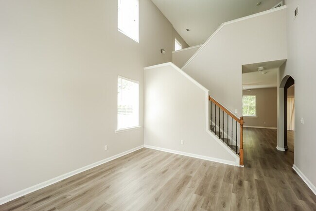 Photo - 139 Mumsford Ct