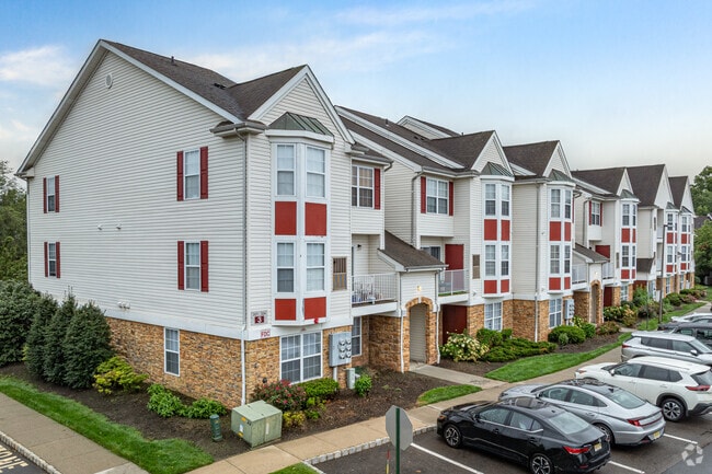Building Photo - Fox Hill Run Rental