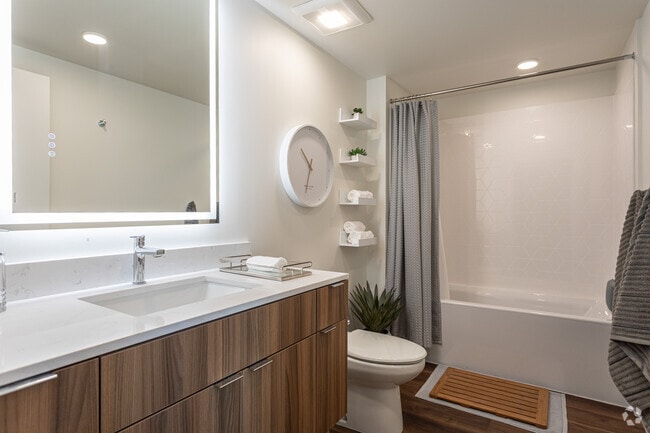 2 habitaciones, 2 baños - 1,640 pies cuadrados - Baño principal