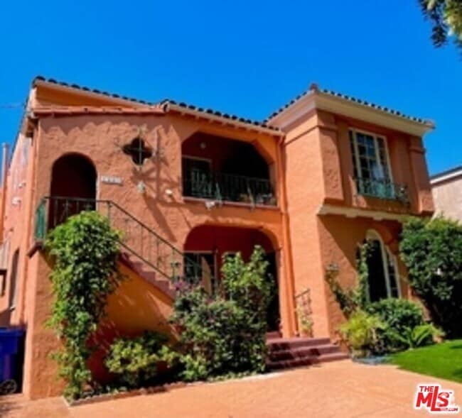 Building Photo - 1115 S La Peer Dr Rental