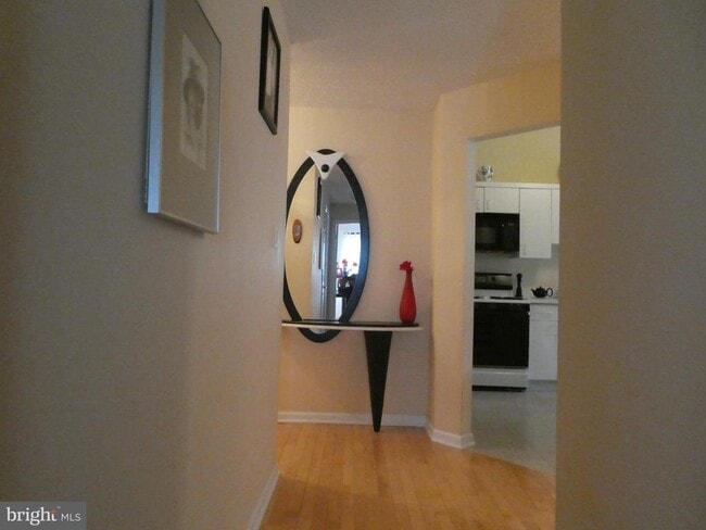 Building Photo - 409 Talon Ct