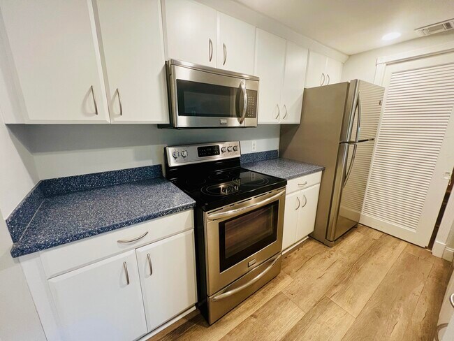 1000 River Reach Dr Unit 320