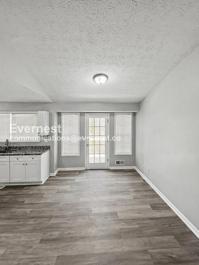 Photo - 800 Cedar Lake Dr SE