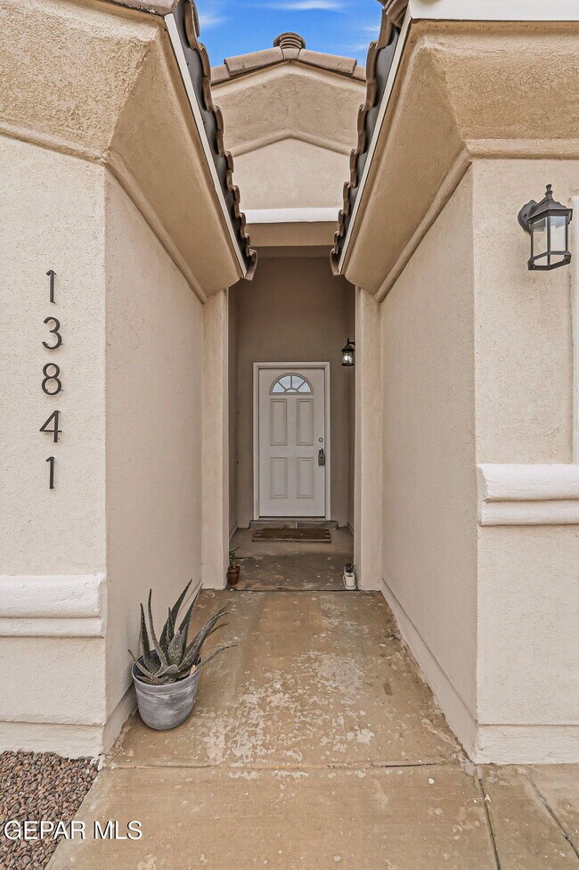 13841 Paseo Central Ave