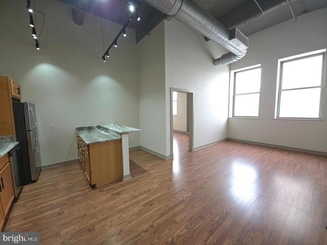 511-19-519 N Broad St Unit 1004