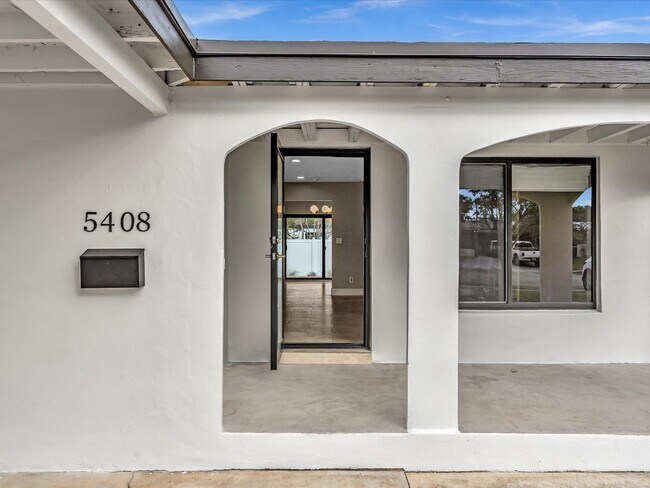 Photo - 5408 NE 3rd Ter.