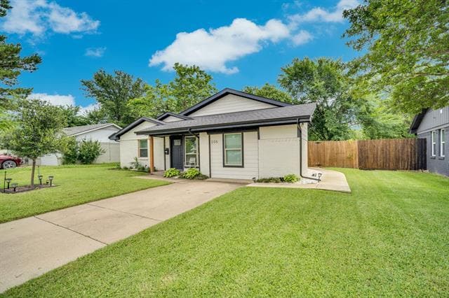 Photo - 206 E Chico Dr