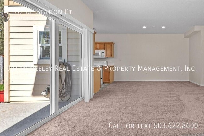 Photo - 1107 NE Station Ct