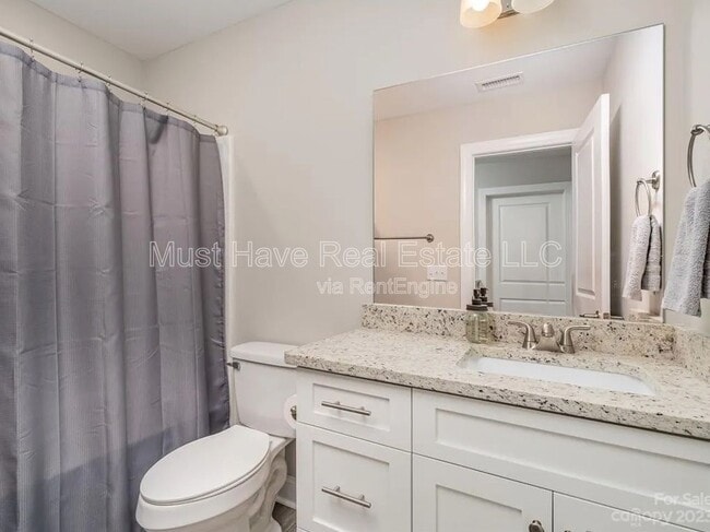 Photo - 1328 26th Ave NE