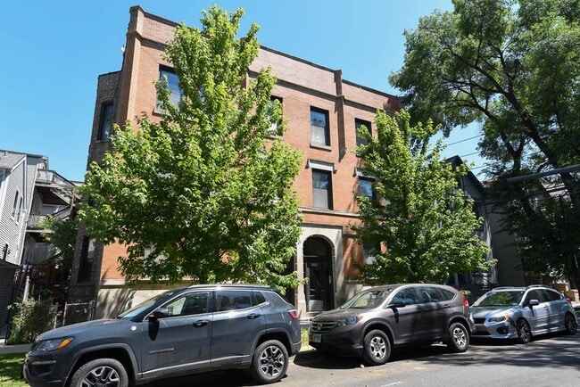 Building Photo - 1358 W Barry Ave Unit W2