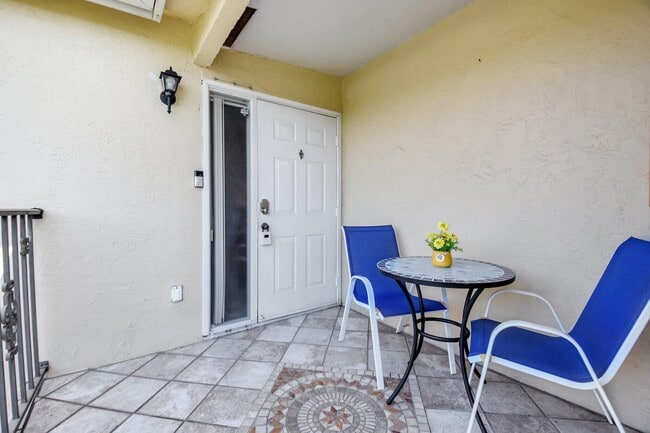 Photo - 621 Waterside Dr