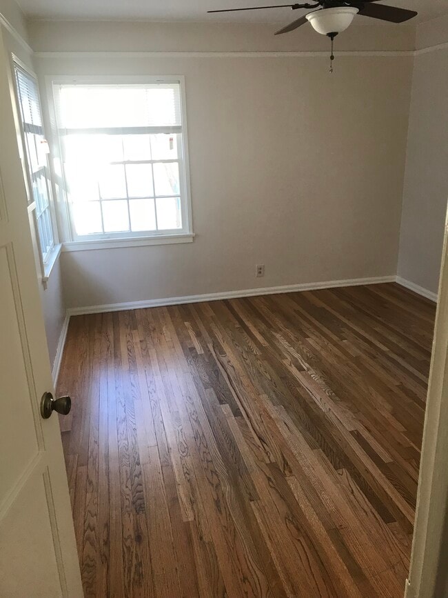 Photo - 554 S Indiana St