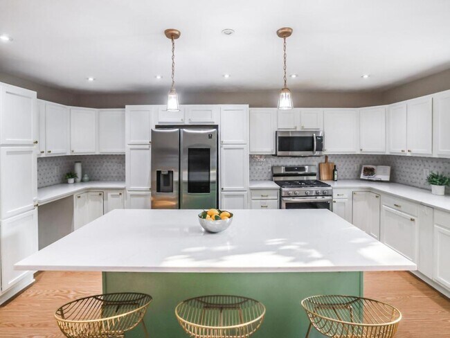 Photo - 715 N Beatty St