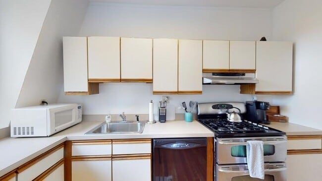 Photo - 1 bedroom in Brookline MA 02445 Unit 2