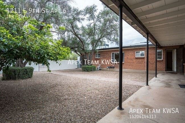 Photo - 1211 E 9th St