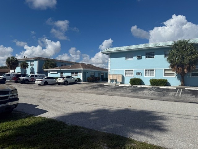 Building Photo - 241 SE 10th Ave