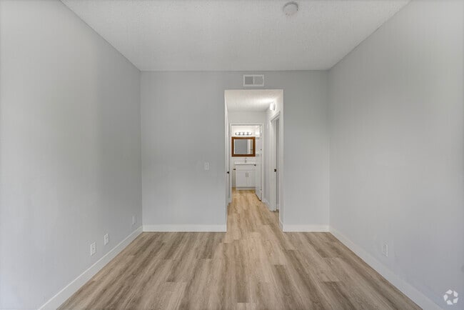 2HAB, 2BA - 920 ft² - Catalina Apartments