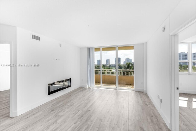 Photo - 19501 W Country Club Dr Unit 515