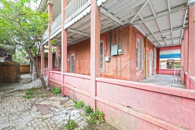 Photo - 1517 Garcia St