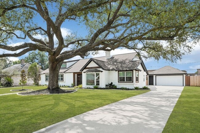 Photo - 2415 Moss Hill Dr