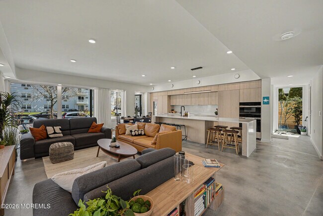 500 8th Ave
