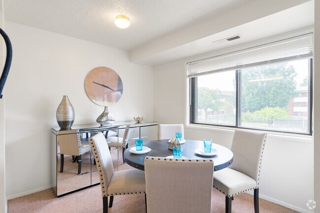 2BR, 1BA - 842SF - Dining Room - Paradise At Parkside Apartments