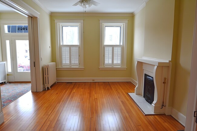 Photo - 2025 Grove Ave