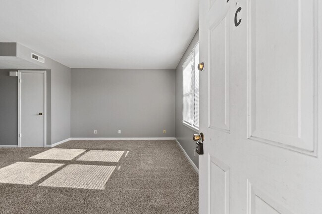 Photo - 150 Darlene Dr Unit C