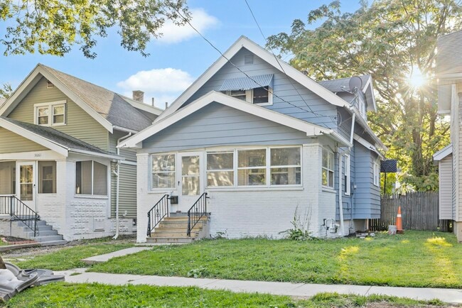Building Photo - 3701 Leybourn Ave Rental