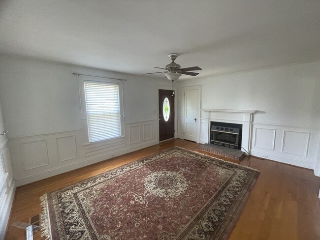 Photo - 127 Duke St