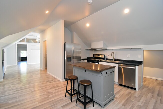 Photo - 220 N Austin Blvd Unit 3