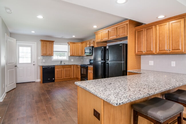 Photo - 103 Williams Rd