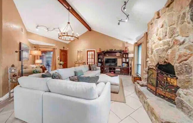 2526 Creekway Cir
