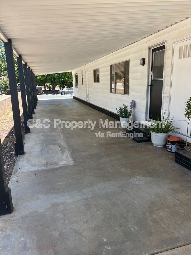 Photo - 10493 Overland Trail