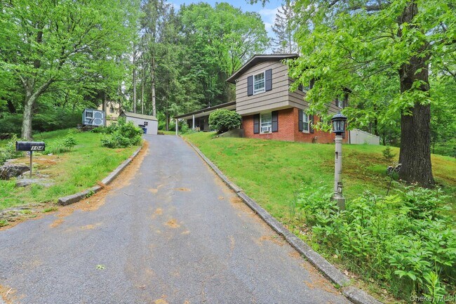 104 Forest Dr