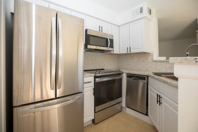 8711 Fancy Finch Dr Unidad 101