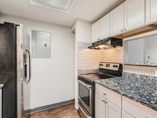 Photo - 2 Bed, 2 Bath Condo in Aurora!