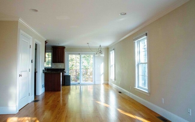 Photo - 171 N Main St